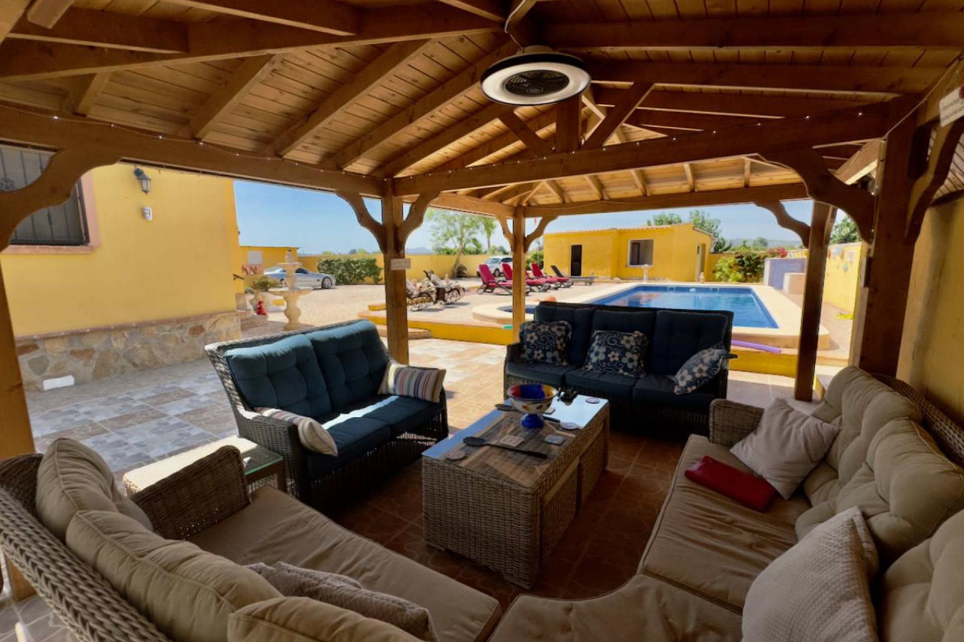 Herverkoop - Country House -
Orihuela