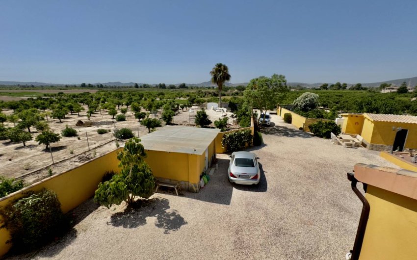 Herverkoop - Country House -
Orihuela