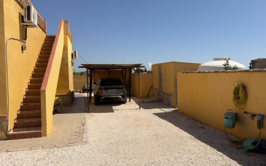 Herverkoop - Country House -
Orihuela