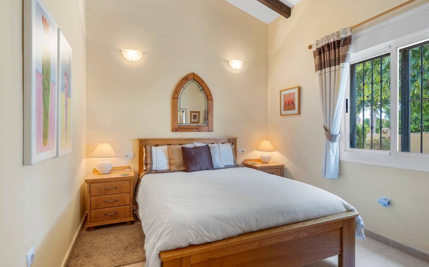 Herverkoop - Country House -
Rafal