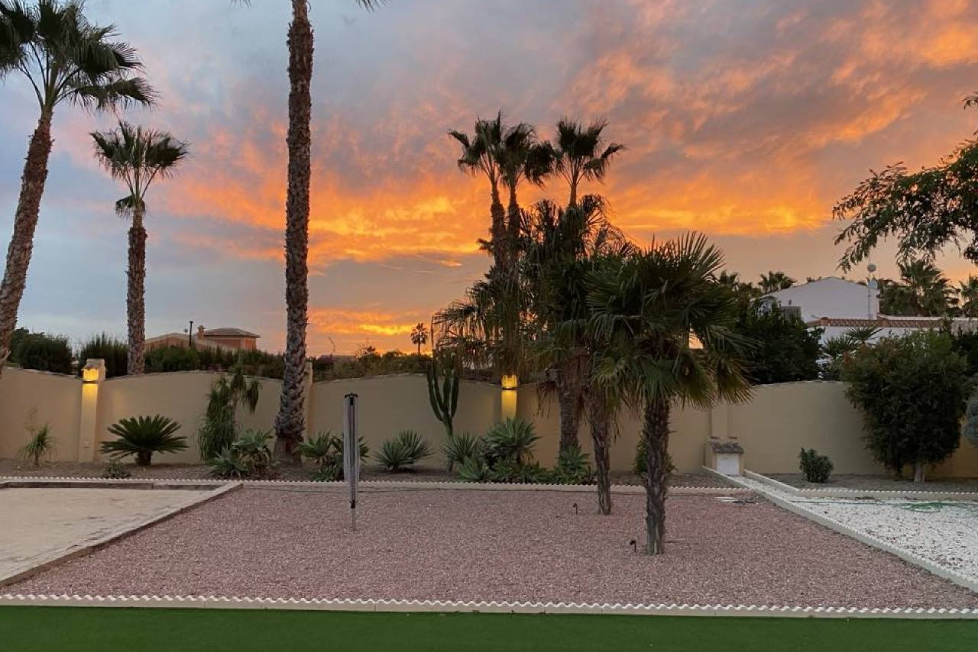 Herverkoop - Country House -
Rafal