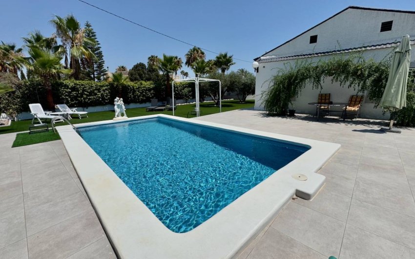 Herverkoop - Country House -
Torrellano