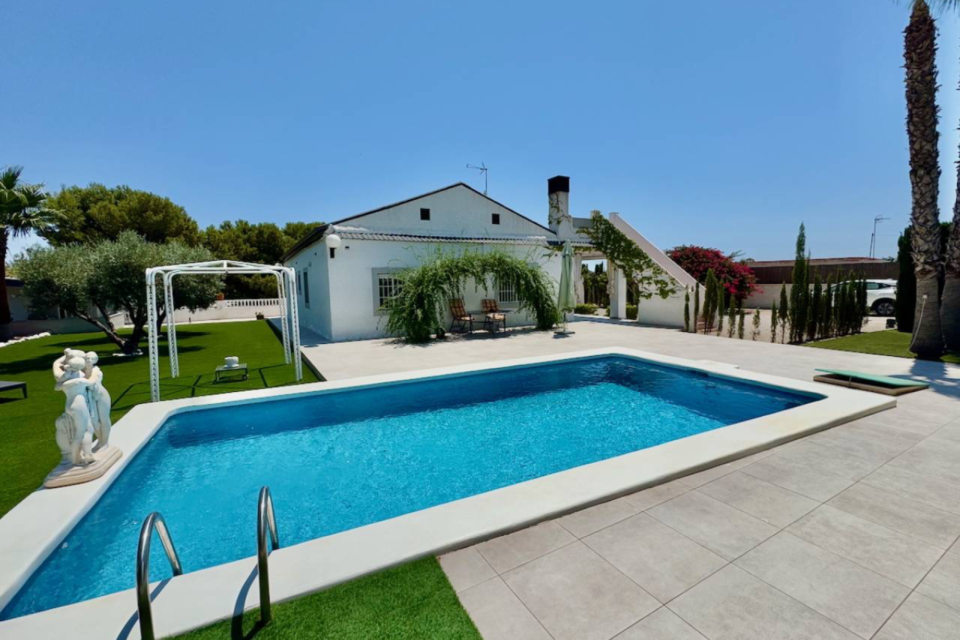 Herverkoop - Country House -
Torrellano