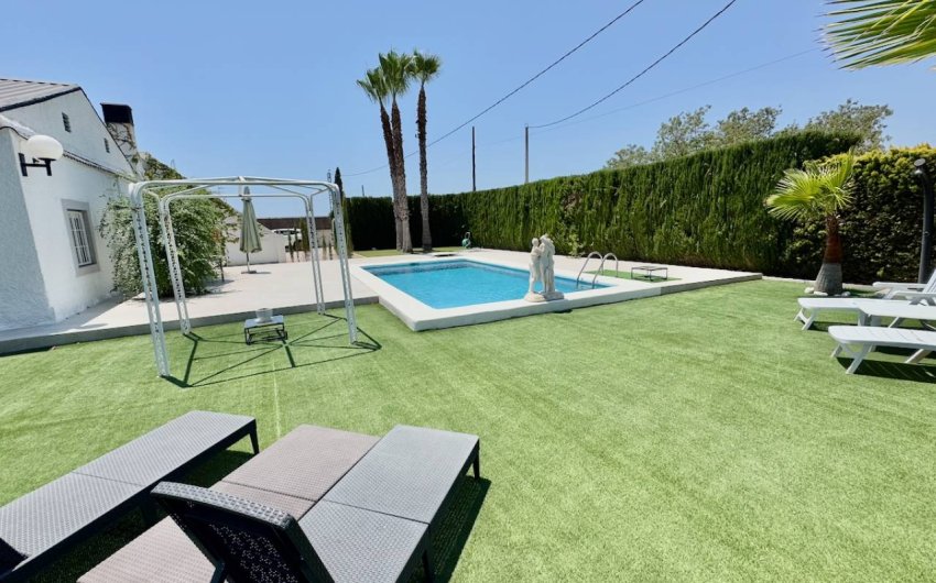 Herverkoop - Country House -
Torrellano