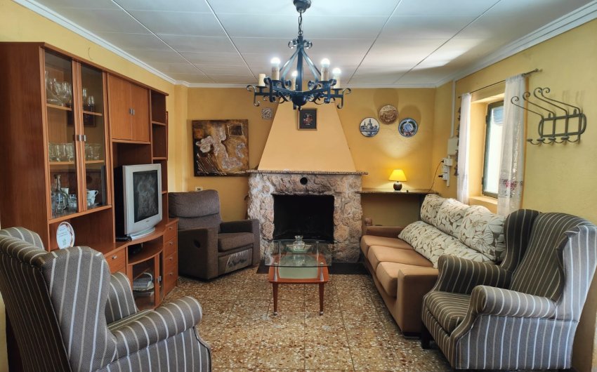 Herverkoop - Country House -
Yecla - Inland