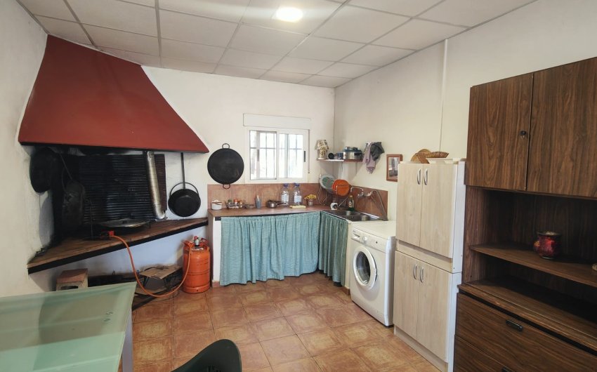 Herverkoop - Country House -
Yecla - Inland