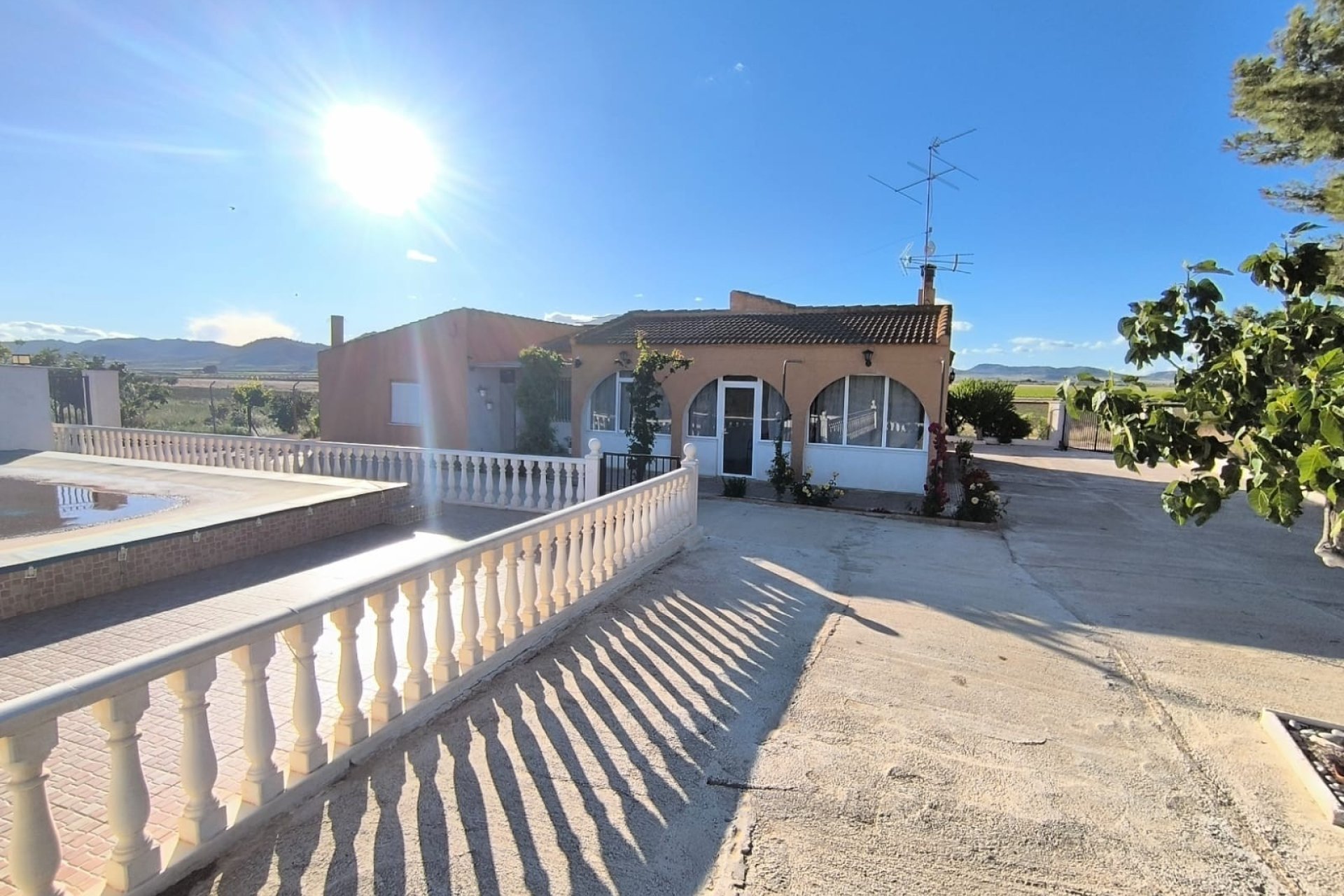 Herverkoop - Country House -
Yecla - Inland