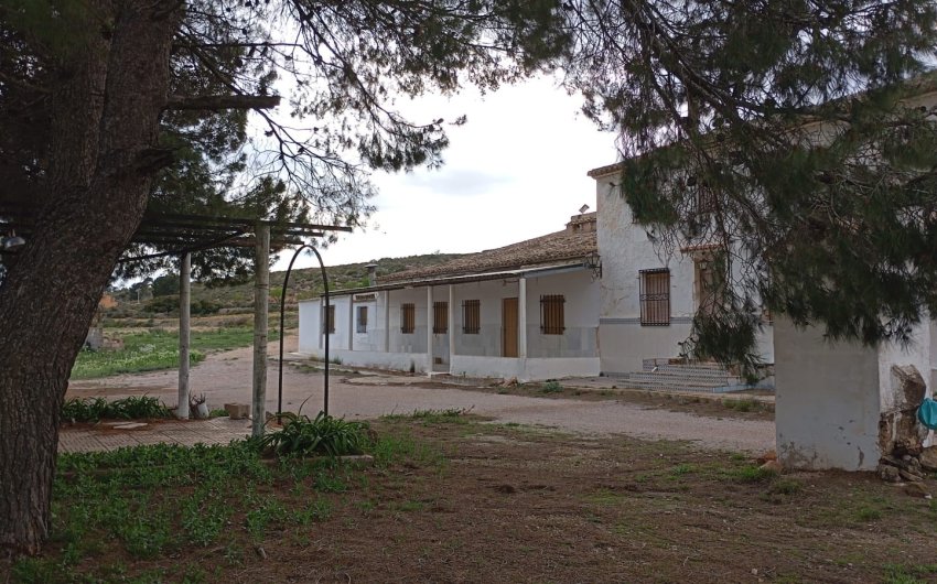 Herverkoop - Country House -
Yecla - Inland