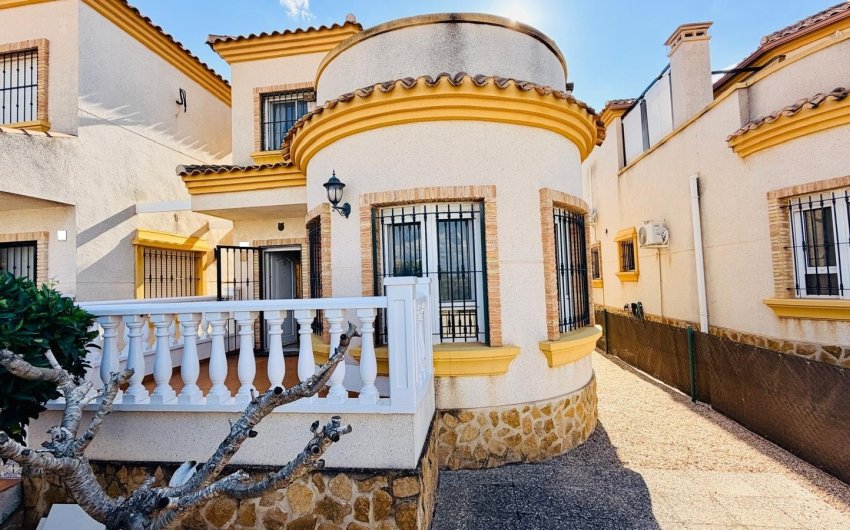 Herverkoop - Detached Villa -
Los Montesinos - La Herrada