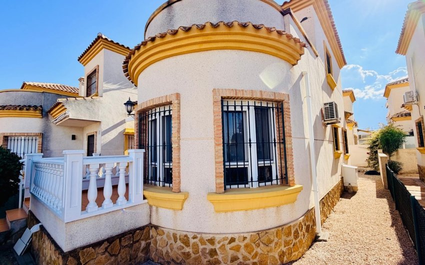 Herverkoop - Detached Villa -
Los Montesinos - La Herrada