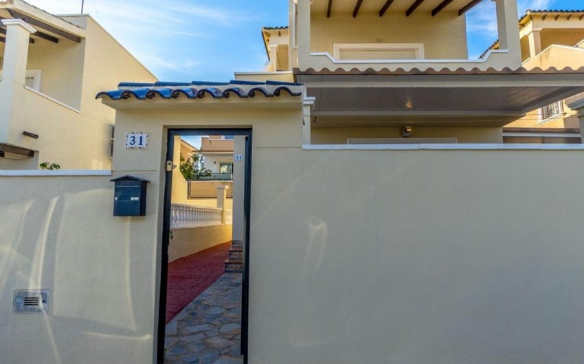 Herverkoop - Detached Villa -
Orihuela Costa - Villamartín