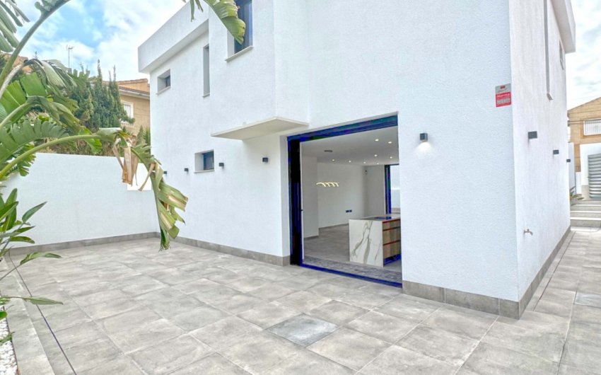 Herverkoop - Detached Villa -
Torrevieja - Los Balcones - Los Altos del Edén