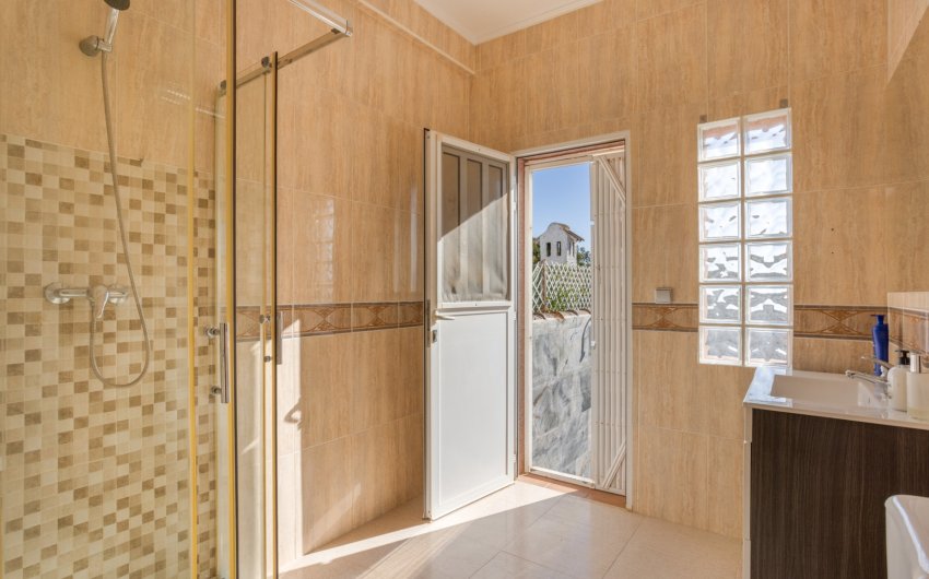 Herverkoop - Detached Villa -
Torrevieja - Urbanización San Luis