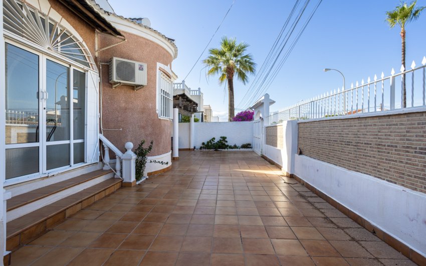 Herverkoop - Detached Villa -
Torrevieja - Urbanización San Luis