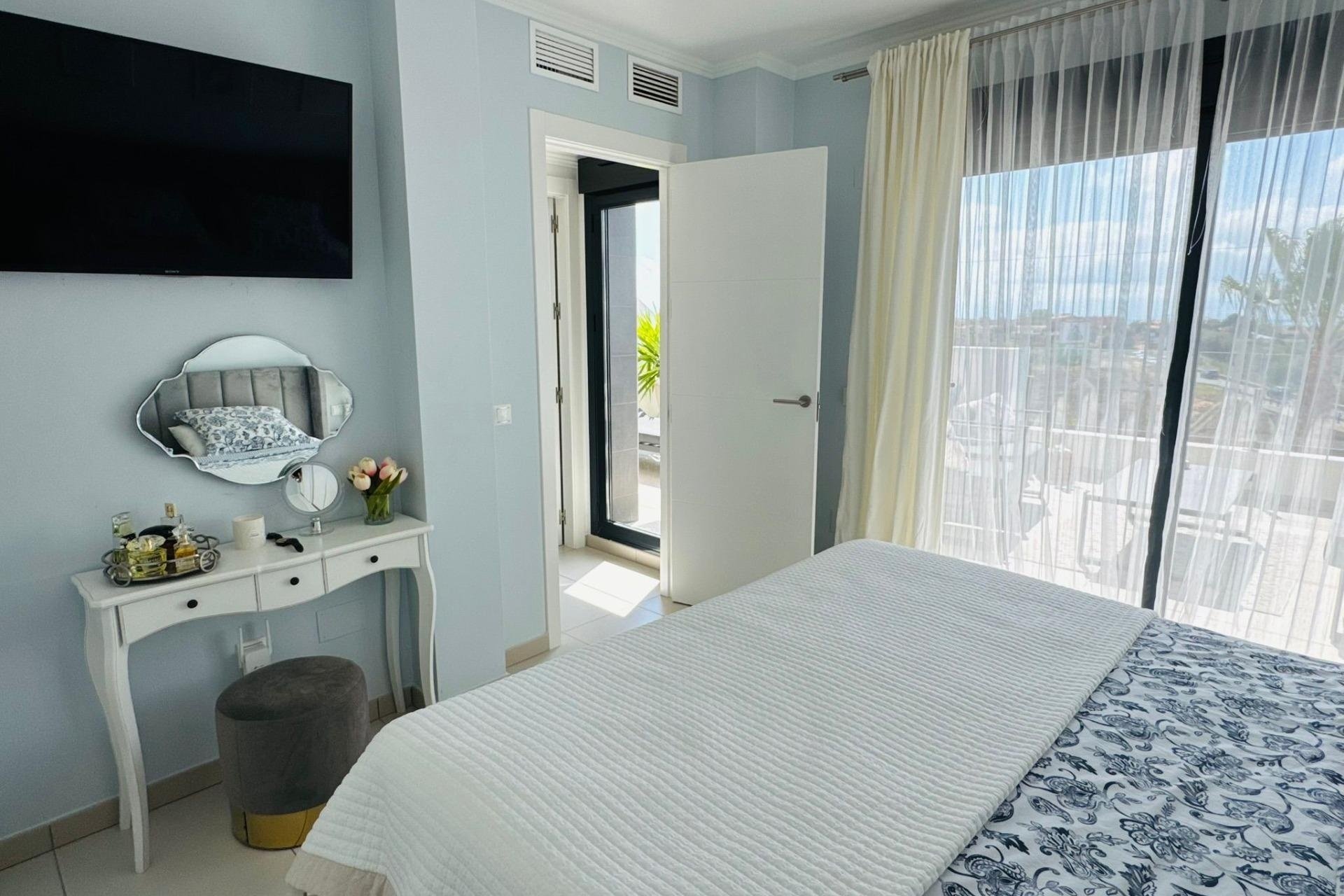 Herverkoop - duplex -
Orihuela Costa - Costa Blanca
