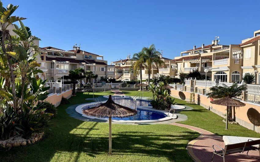 Herverkoop - duplex -
Orihuela Costa - Costa Blanca