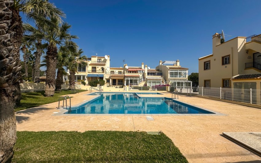Herverkoop - duplex -
Orihuela Costa - Costa Blanca