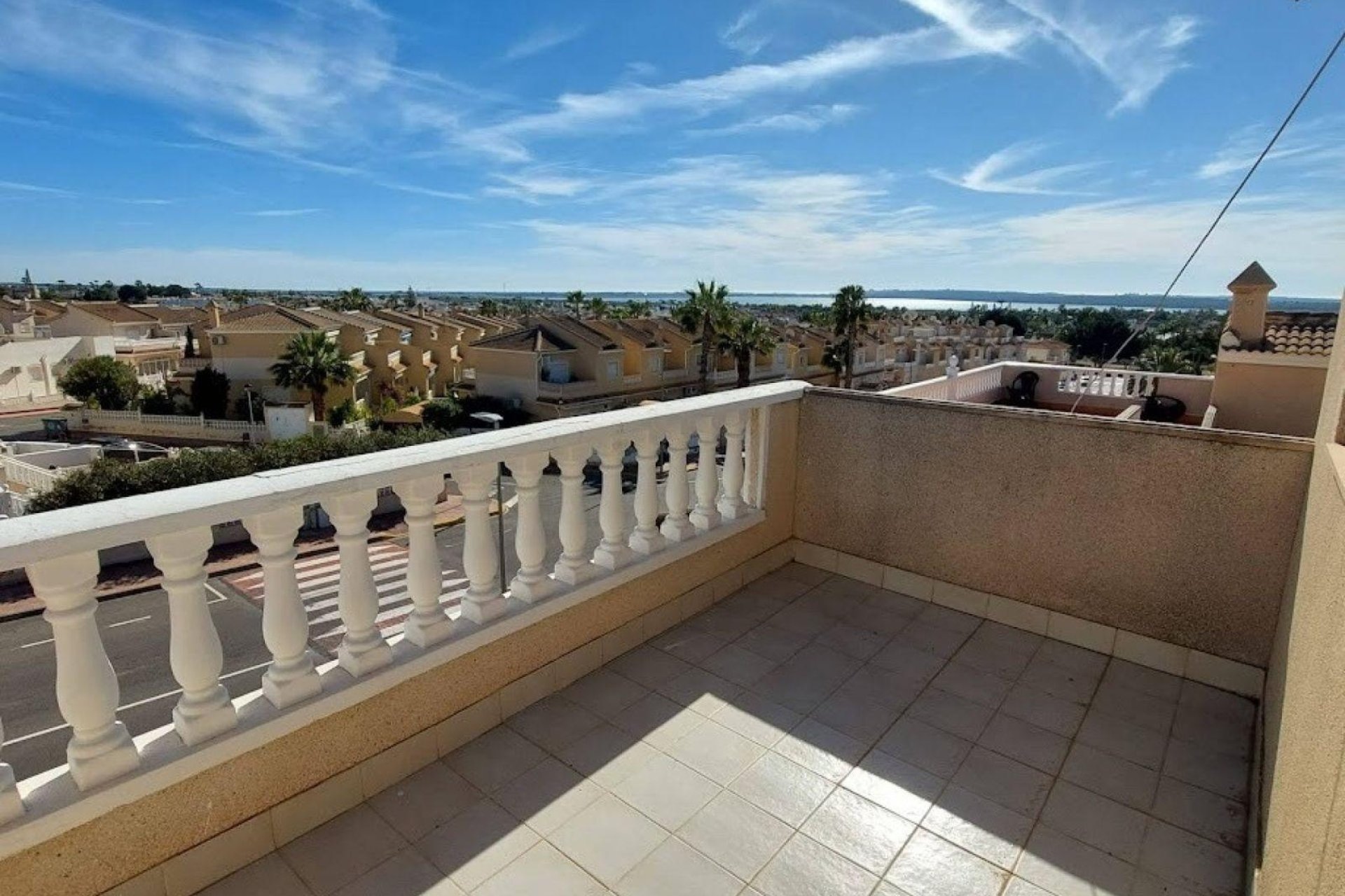 Herverkoop - duplex -
Rojales - Inland