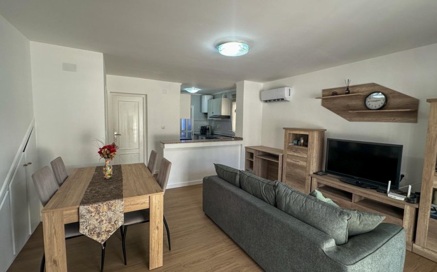 Herverkoop - duplex -
San Miguel de Salinas - Las Filipinas