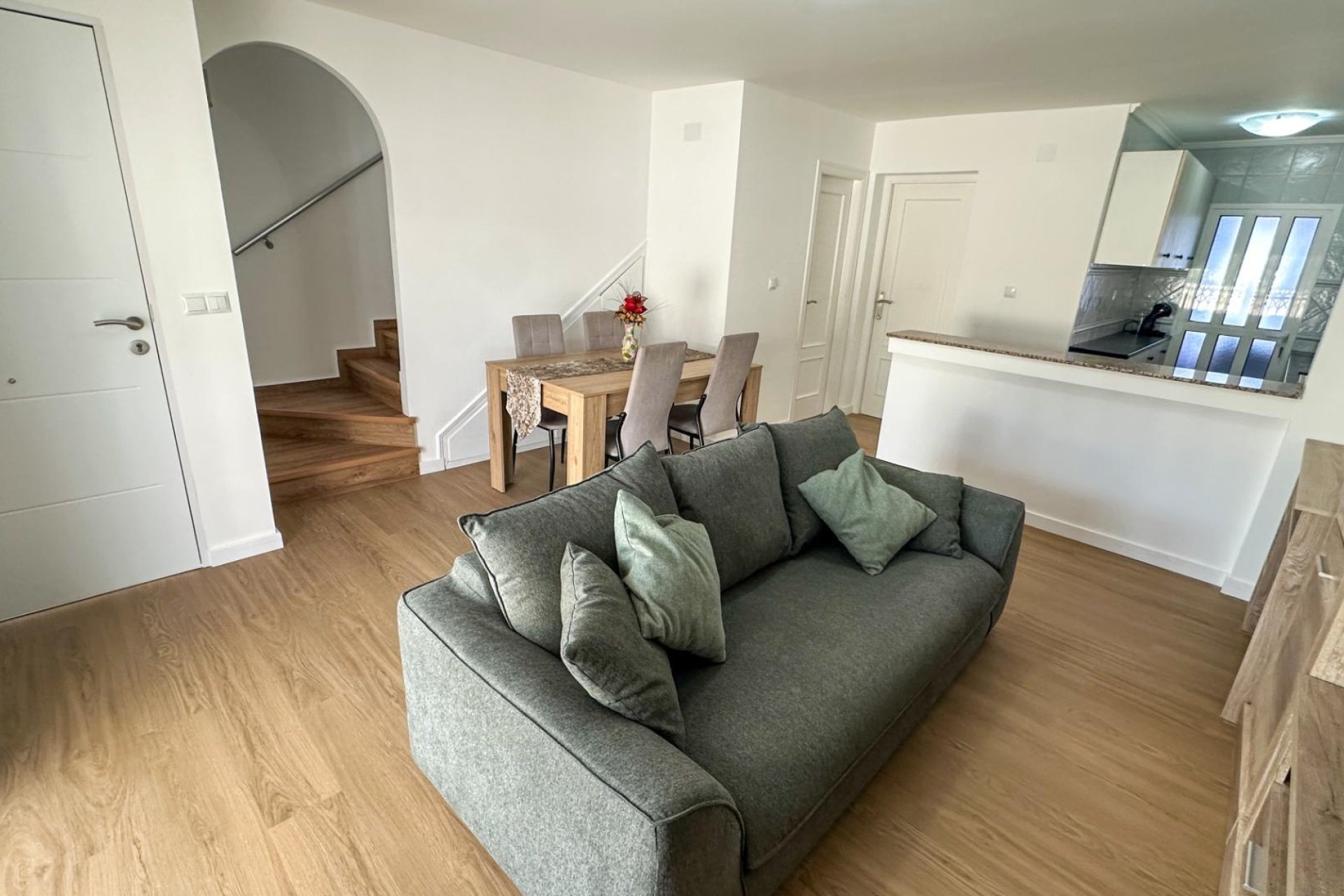 Herverkoop - duplex -
San Miguel de Salinas - Las Filipinas