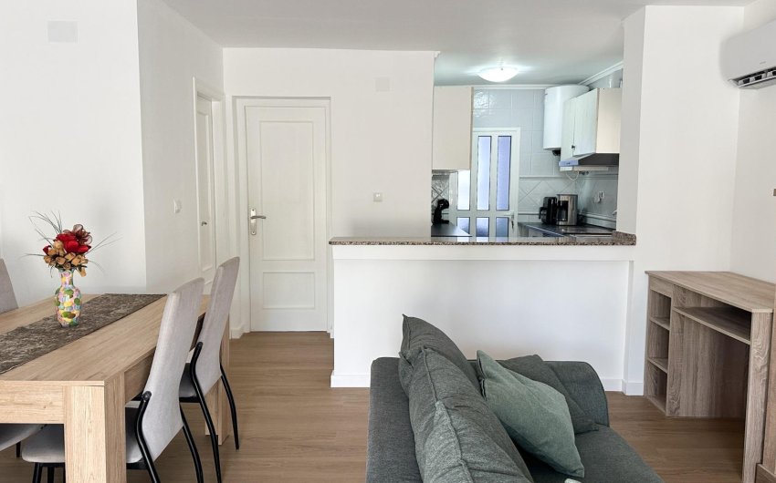 Herverkoop - duplex -
San Miguel de Salinas - Las Filipinas