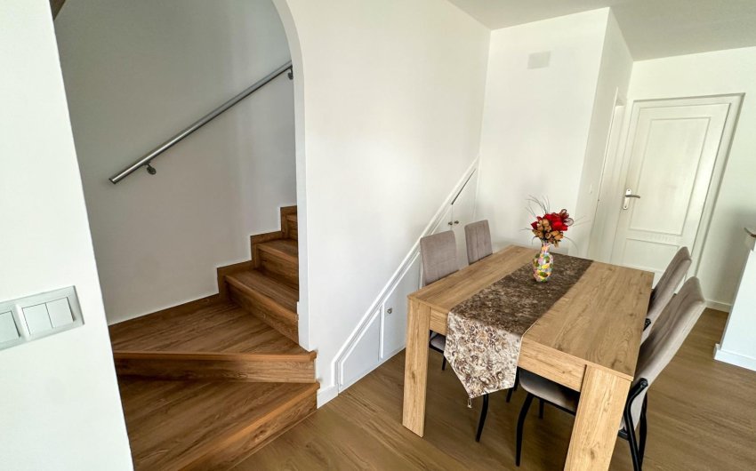 Herverkoop - duplex -
San Miguel de Salinas - Las Filipinas