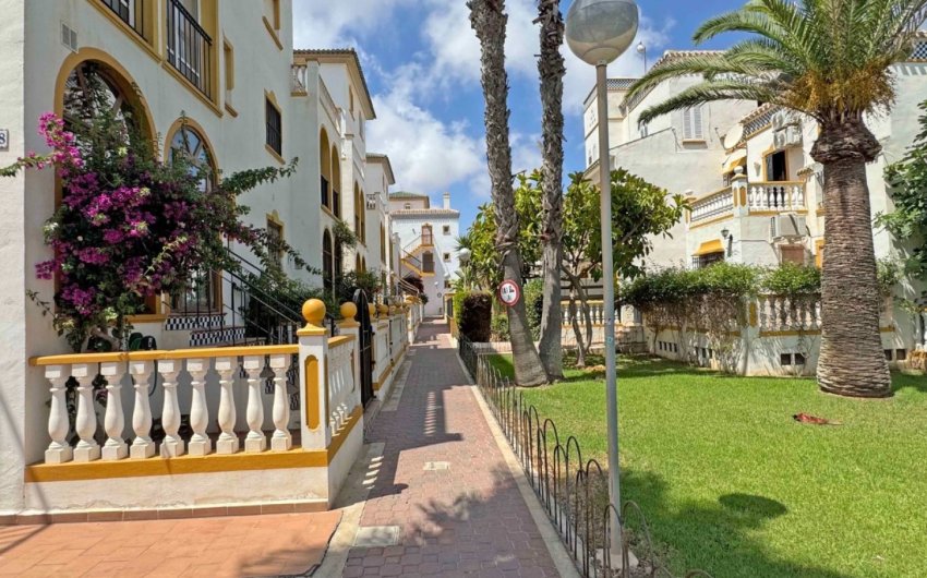 Herverkoop - duplex -
Torrevieja - Costa Blanca