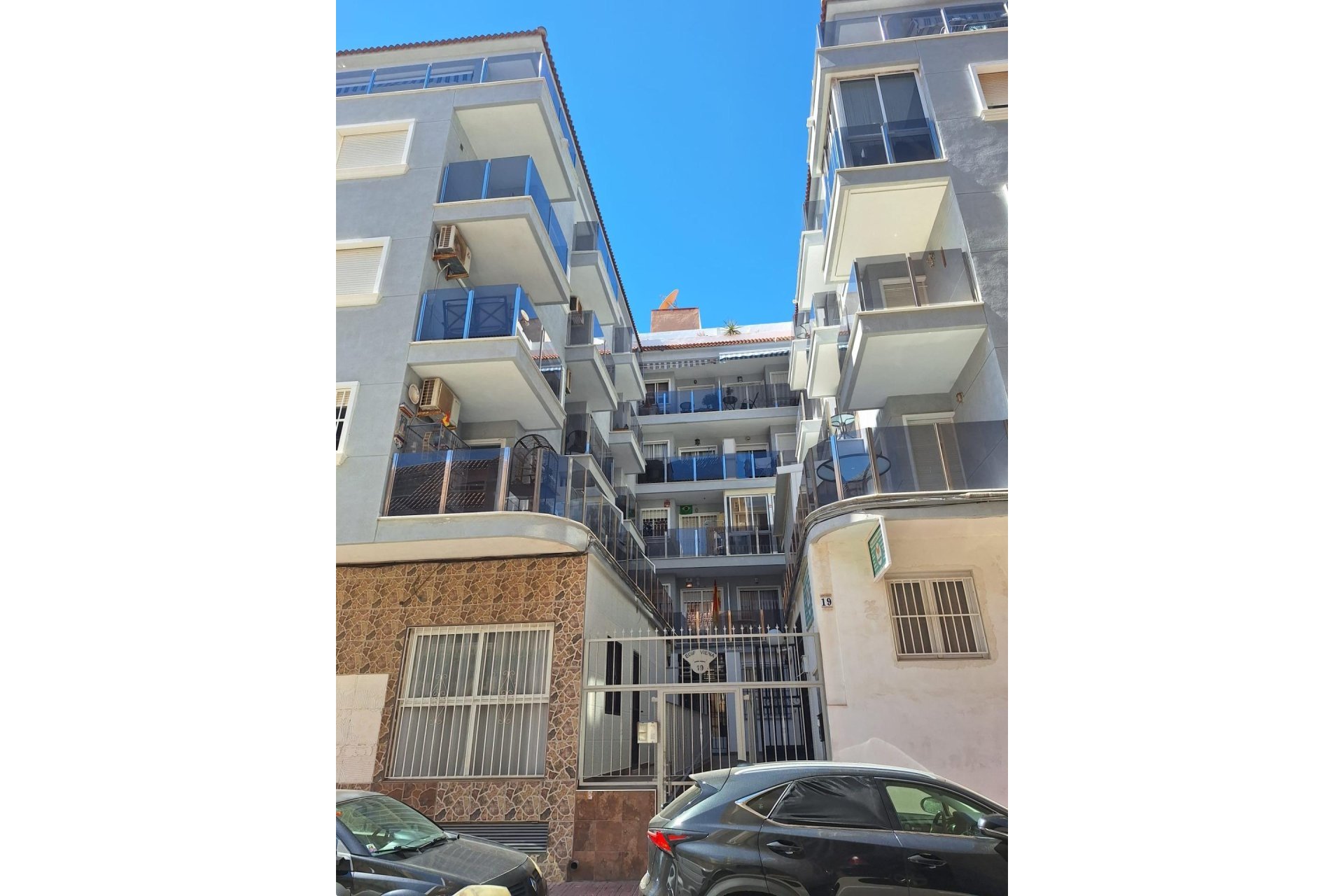 Herverkoop - duplex -
Torrevieja - Habaneras