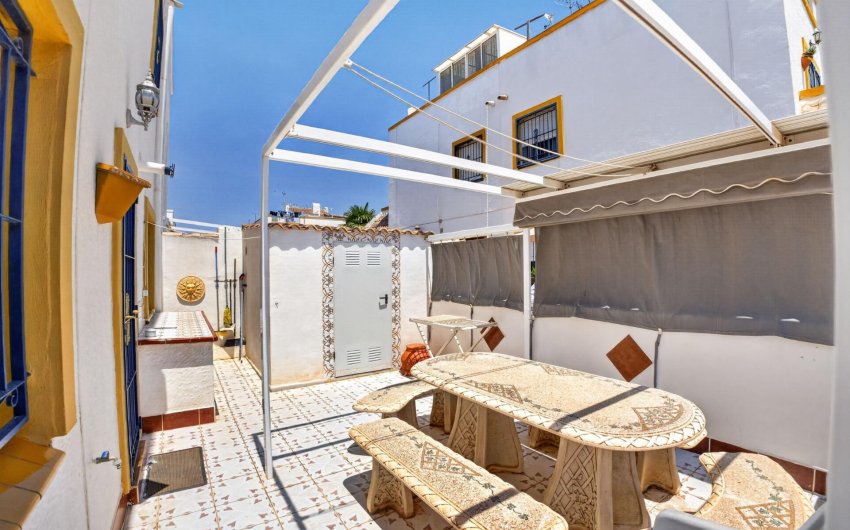 Herverkoop - duplex -
Torrevieja - La Siesta - El Salado - Torreta
