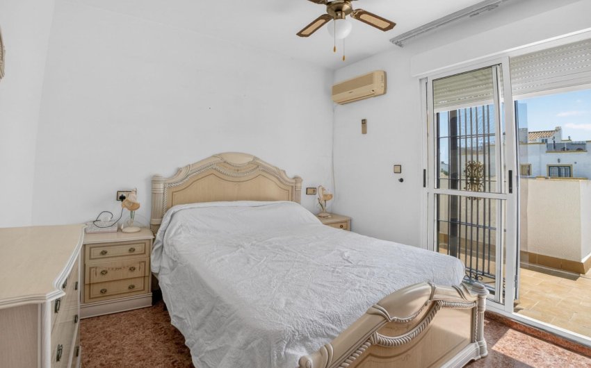 Herverkoop - duplex -
Torrevieja - La Siesta - El Salado - Torreta