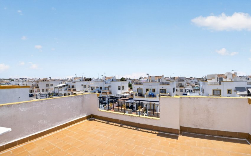 Herverkoop - duplex -
Torrevieja - La Siesta - El Salado - Torreta