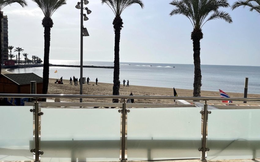 Herverkoop - duplex -
Torrevieja - Playa del Cura