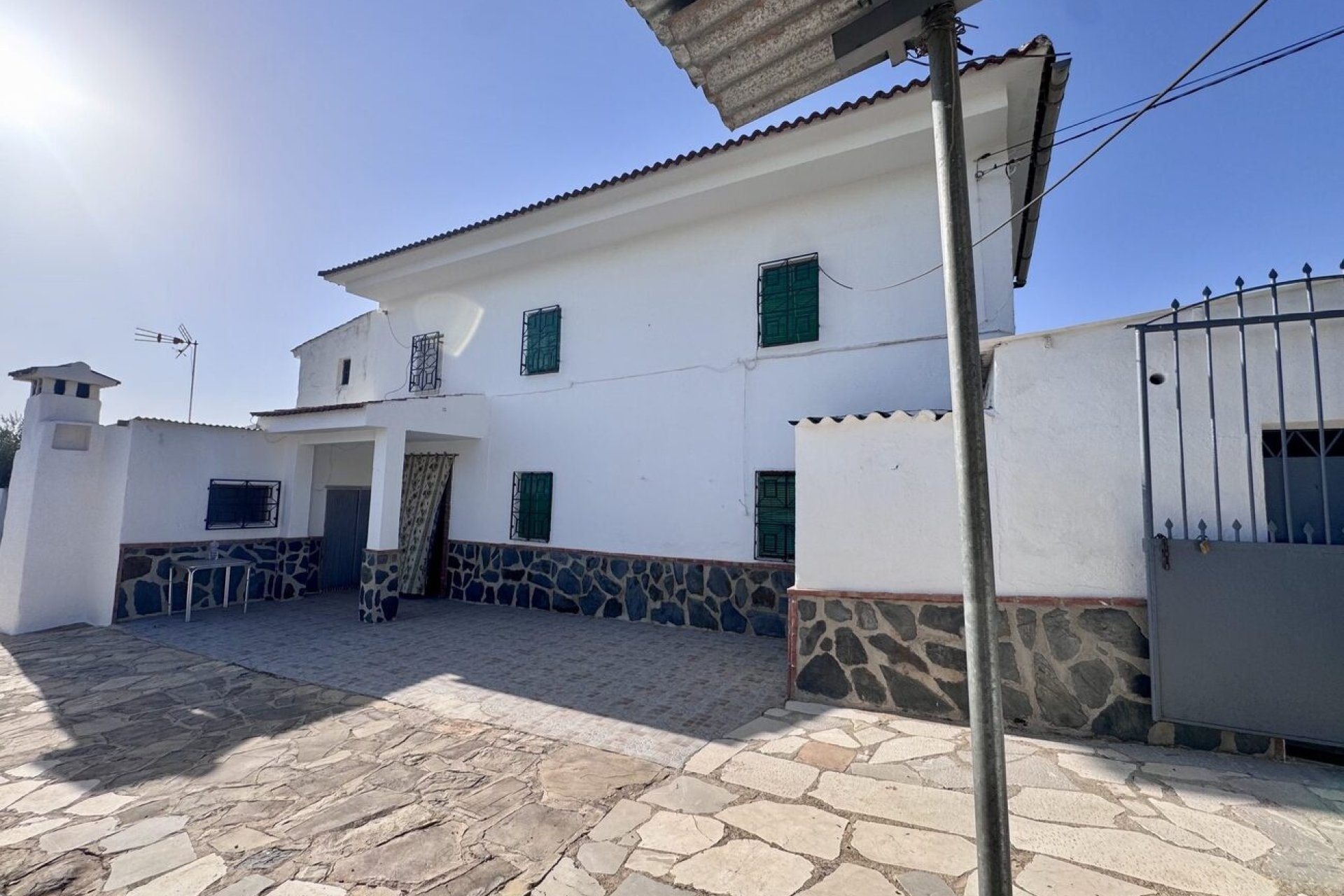 Herverkoop - Finca -
Algarinejo - Inland