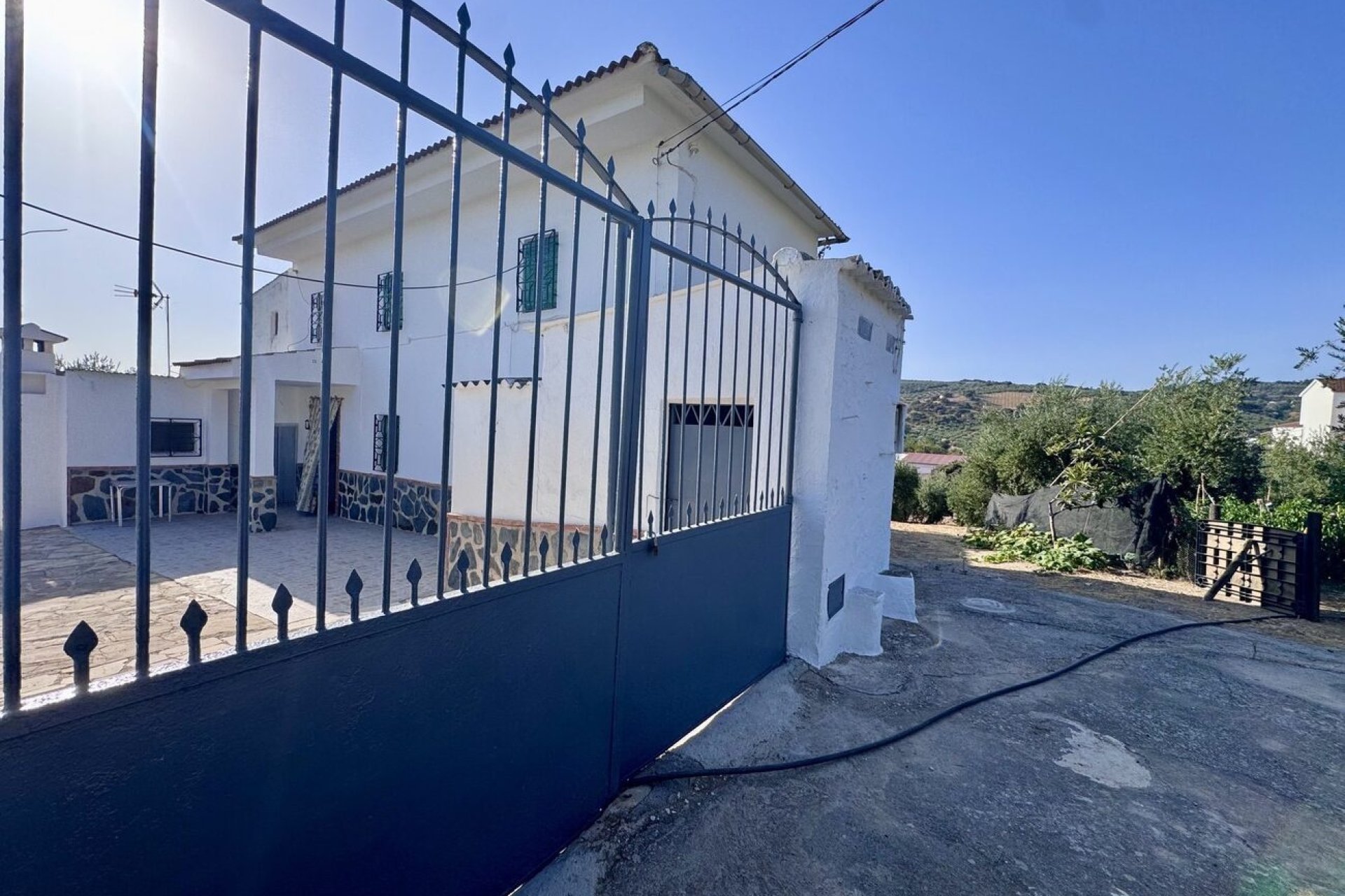 Herverkoop - Finca -
Algarinejo - Inland