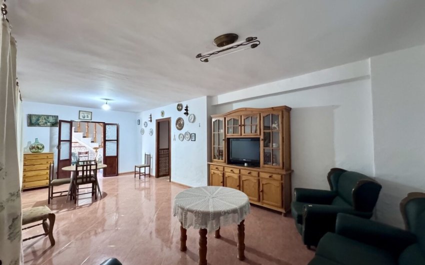 Herverkoop - Finca -
Algarinejo - Inland