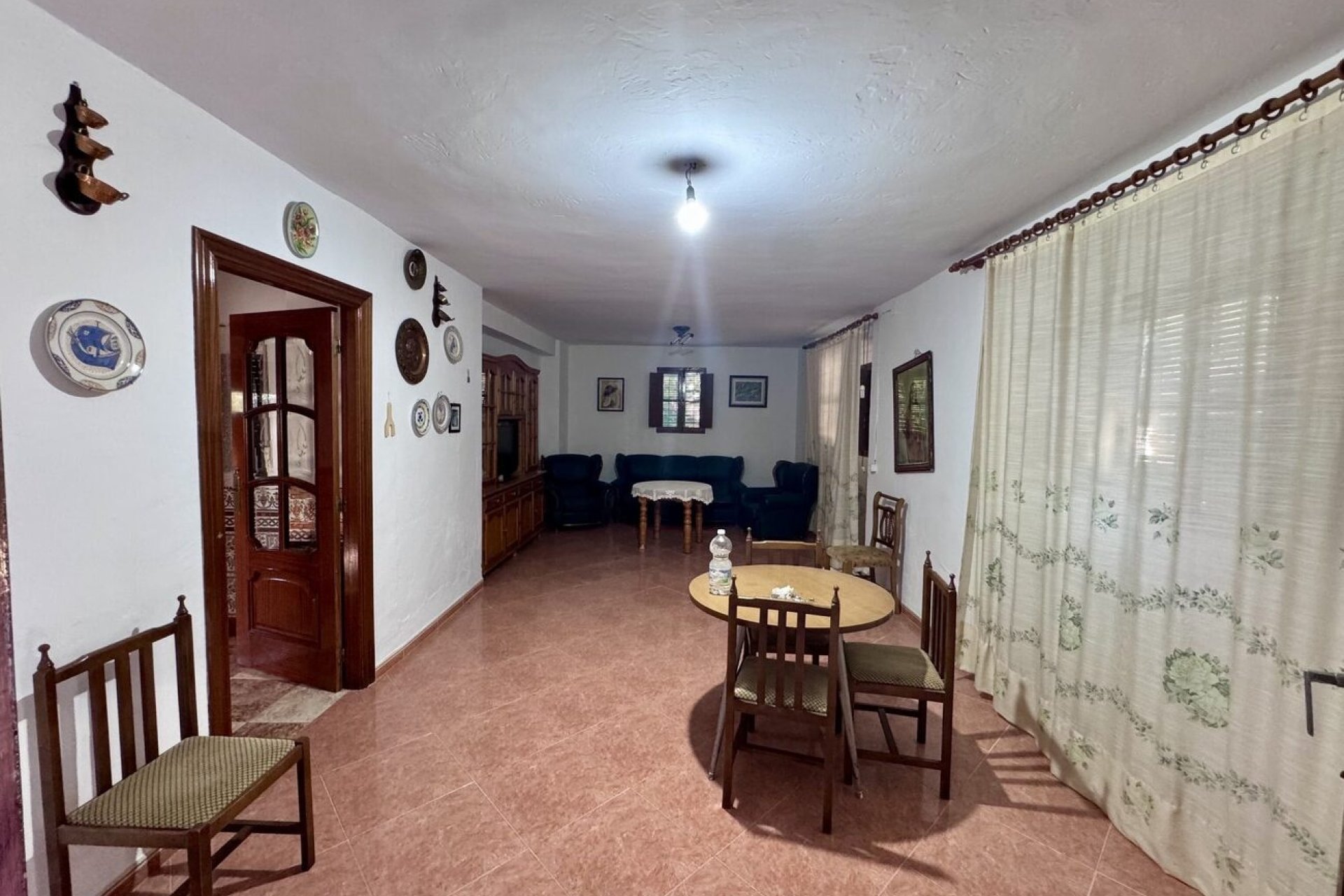 Herverkoop - Finca -
Algarinejo - Inland