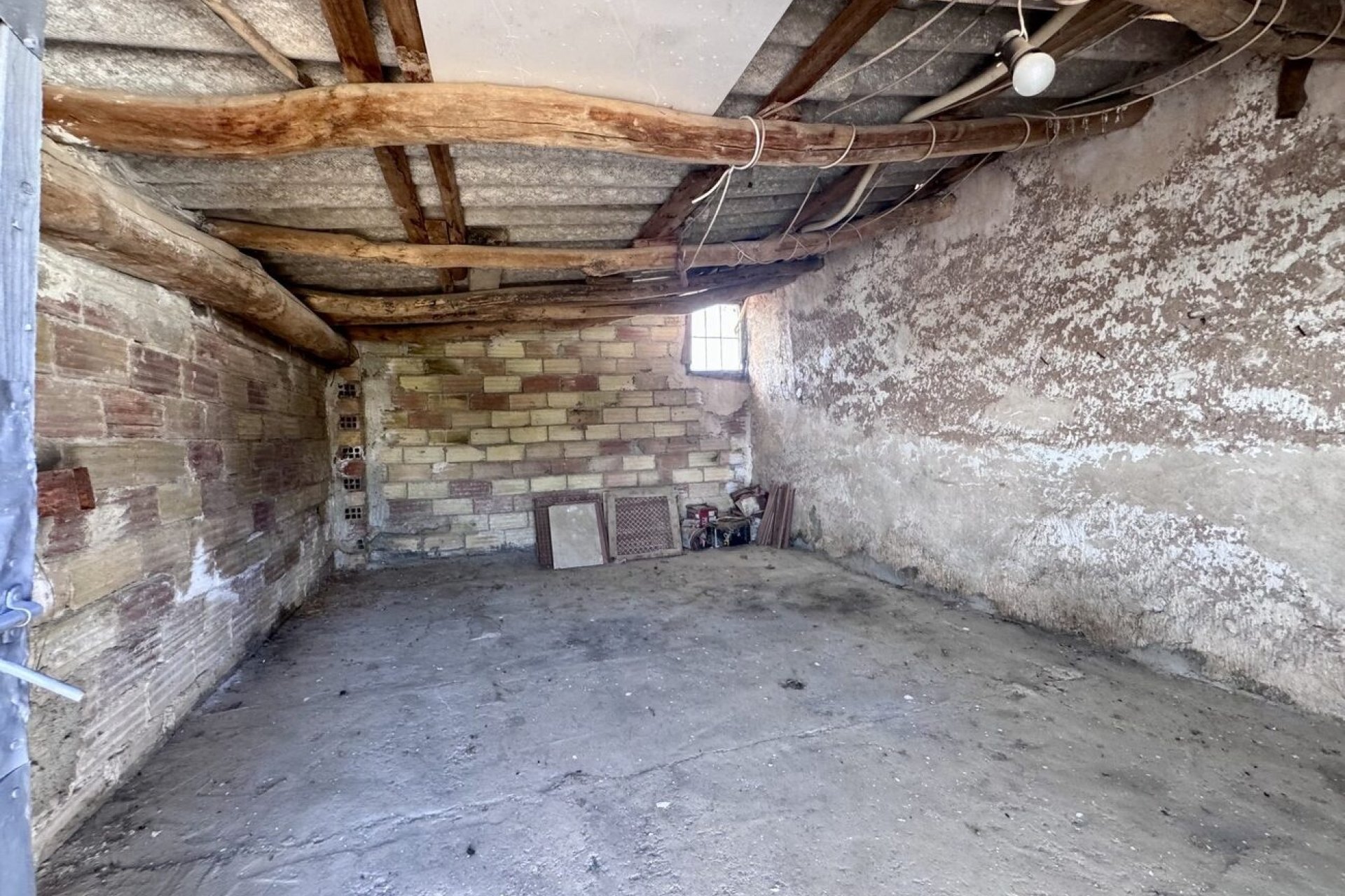 Herverkoop - Finca -
Algarinejo - Inland