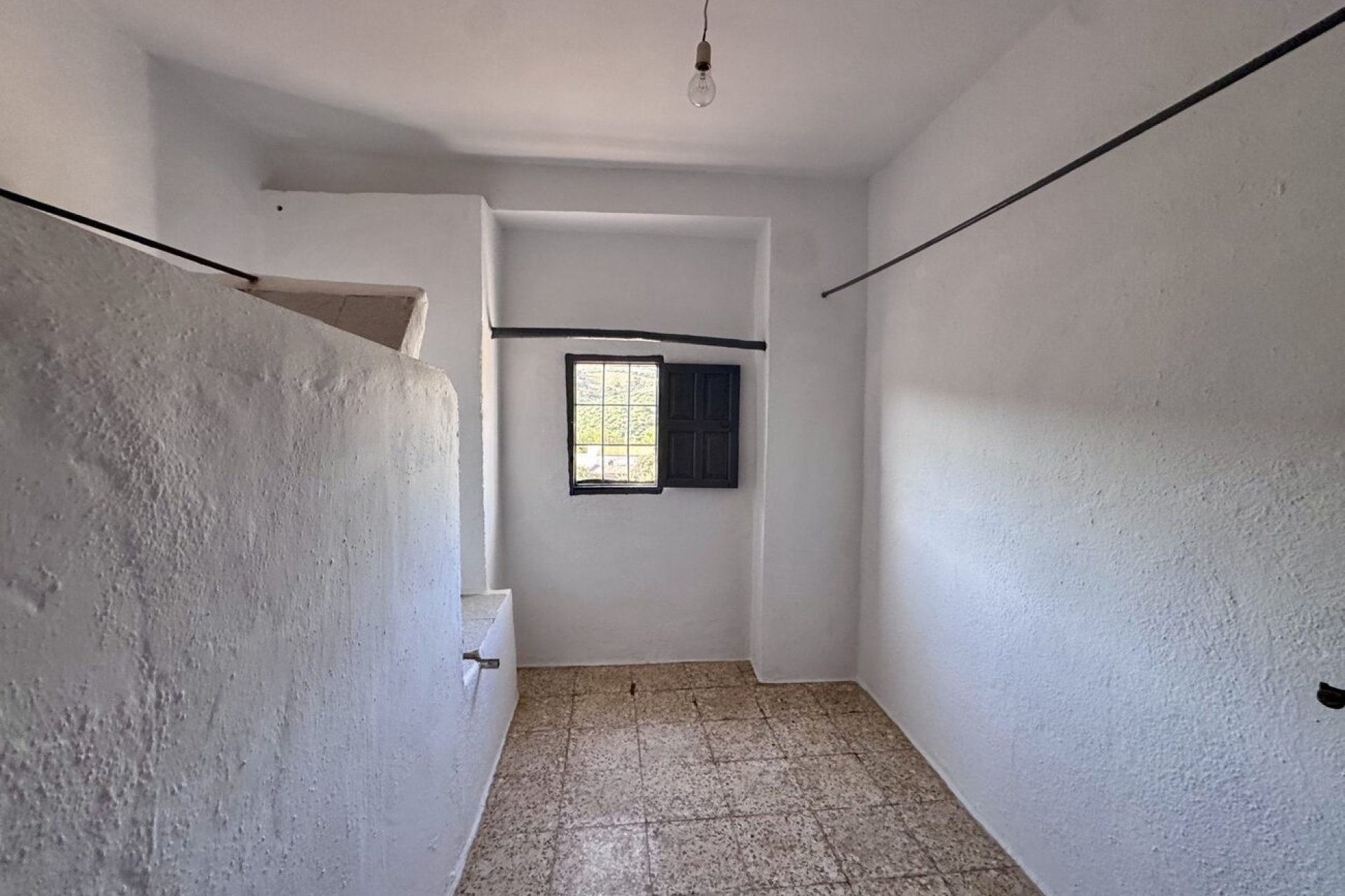 Herverkoop - Finca -
Algarinejo - Inland