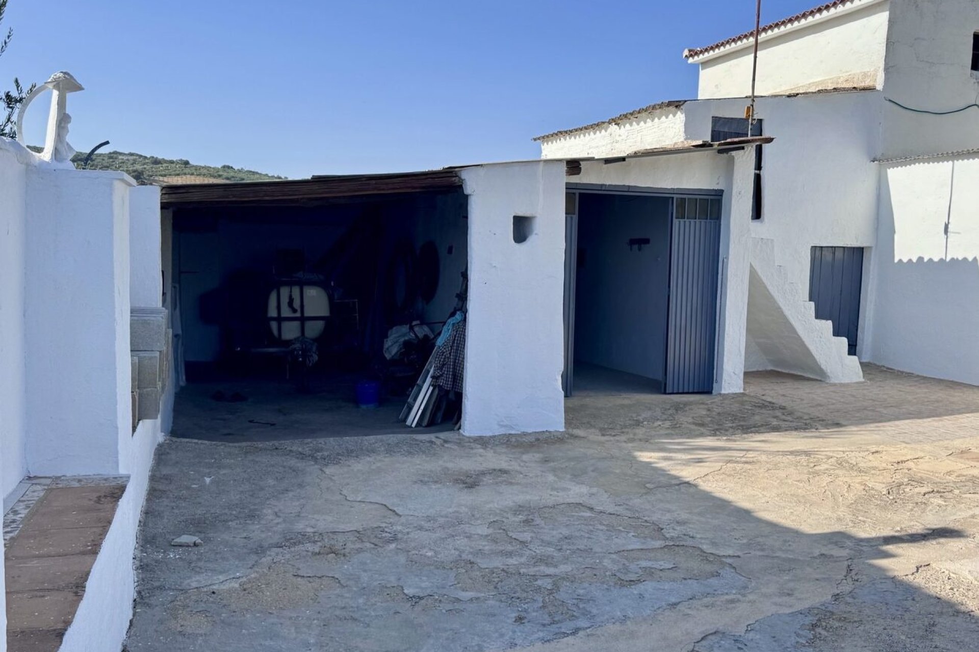 Herverkoop - Finca -
Algarinejo - Inland