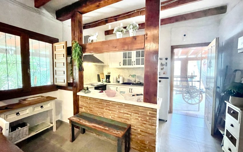 Herverkoop - Finca / Country Property -
Orihuela