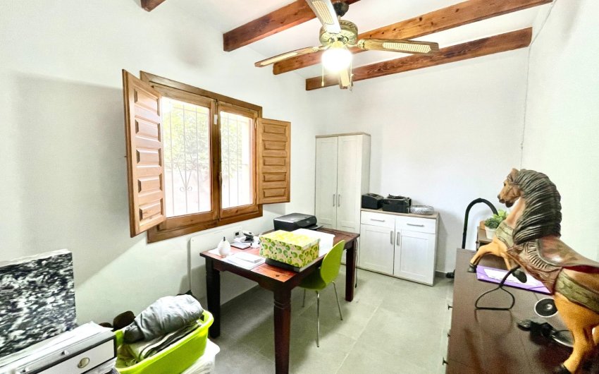 Herverkoop - Finca / Country Property -
Orihuela