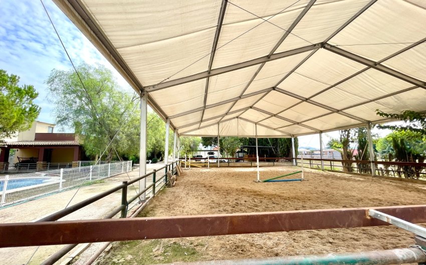Herverkoop - Finca / Country Property -
Orihuela
