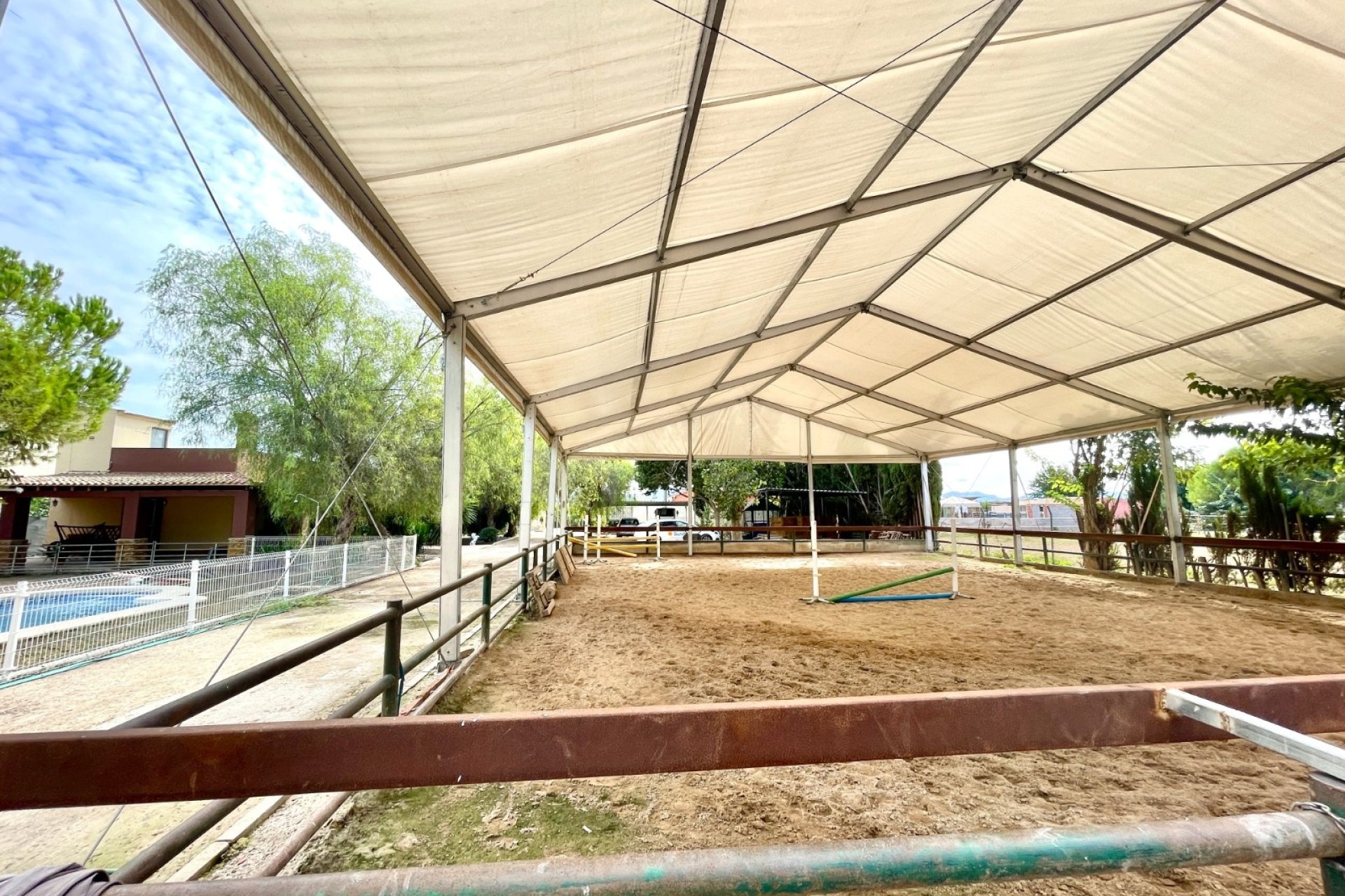 Herverkoop - Finca / Country Property -
Orihuela
