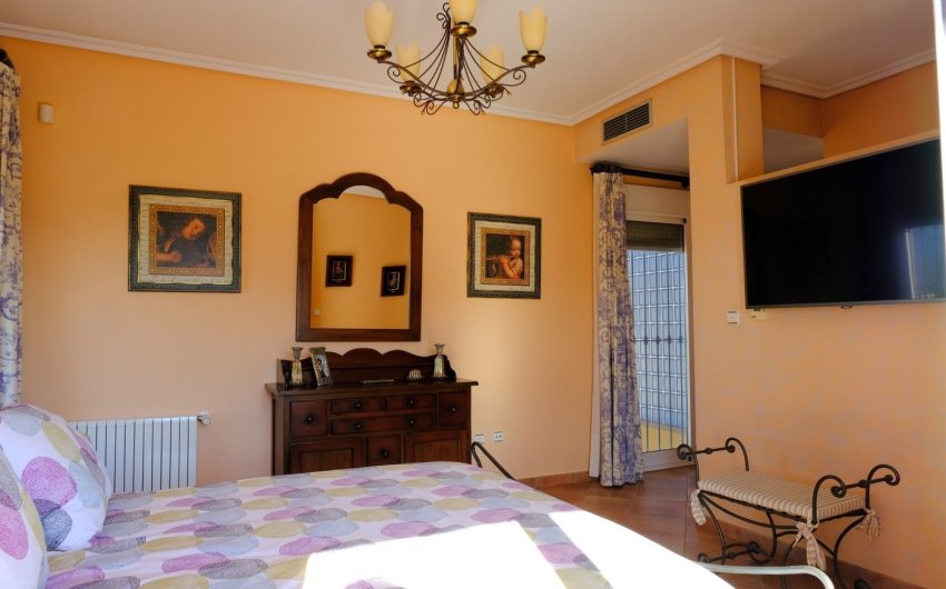 Herverkoop - Finca Country Property -
Orihuela