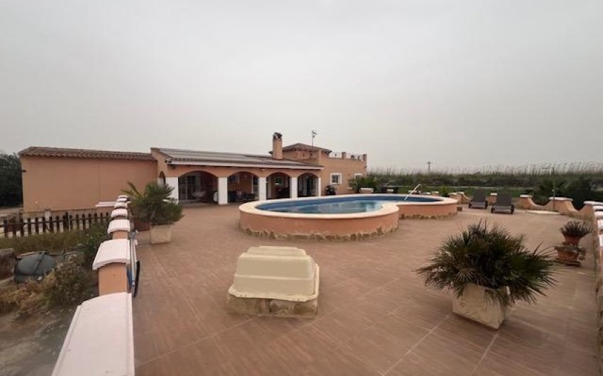 Herverkoop - Finca -
Dolores - Comunidad Valenciana