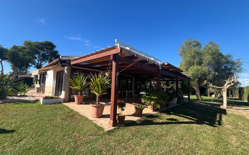 Herverkoop - Finca -
Dolores - Comunidad Valenciana