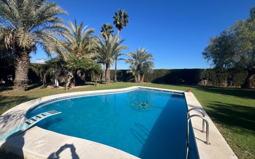 Herverkoop - Finca -
Dolores - Comunidad Valenciana