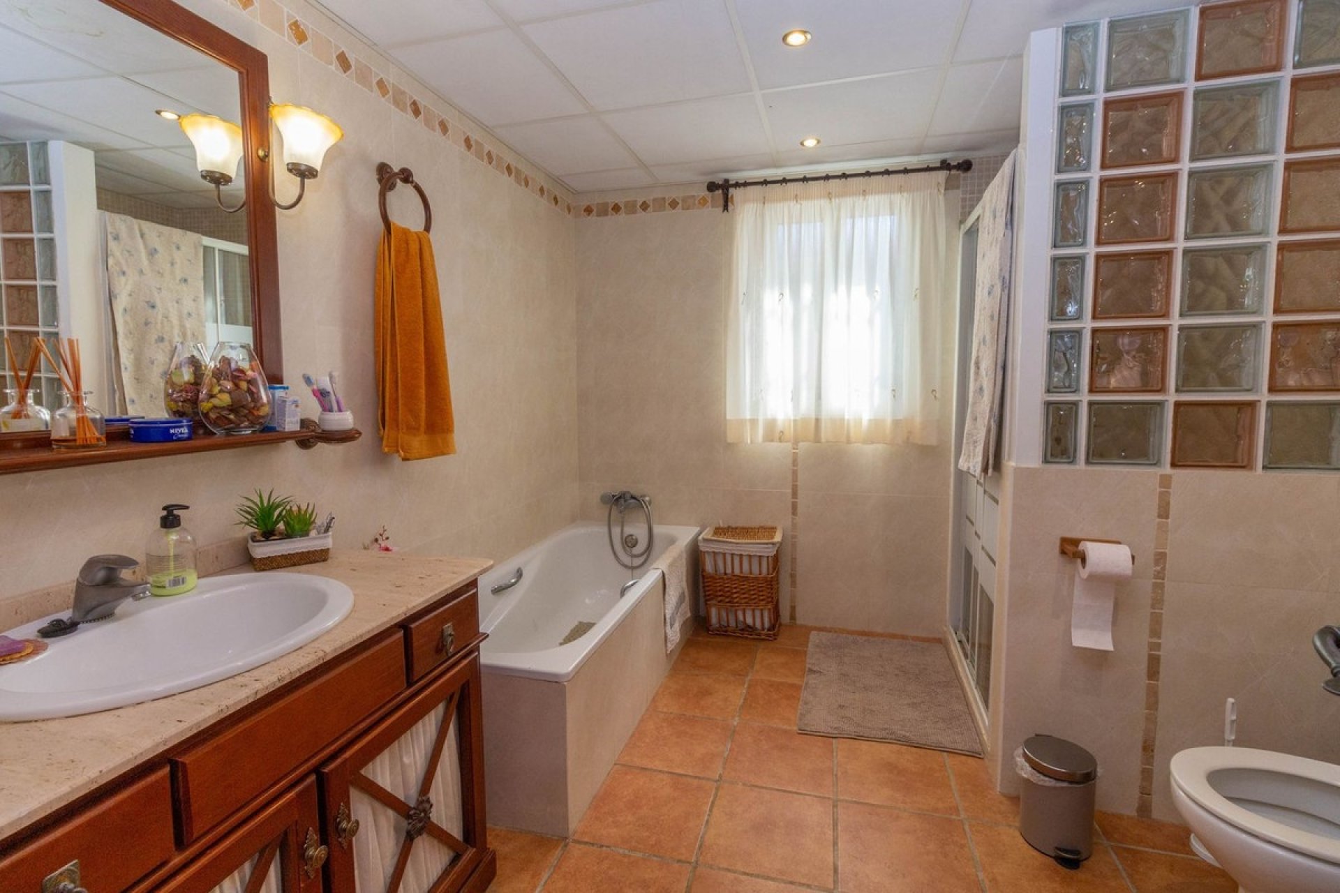 Herverkoop - Finca -
Entrerrios - Inland