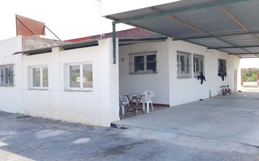 Herverkoop - Finca -
Los Montesinos