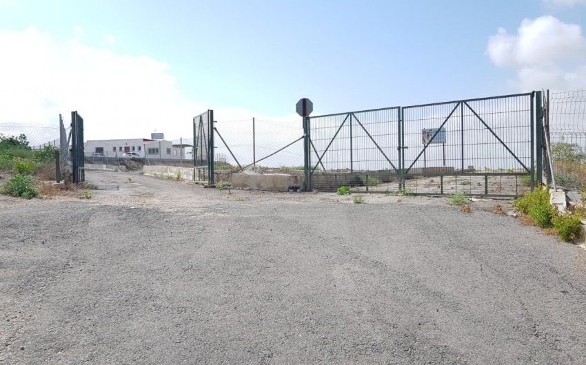 Herverkoop - Finca -
Los Montesinos